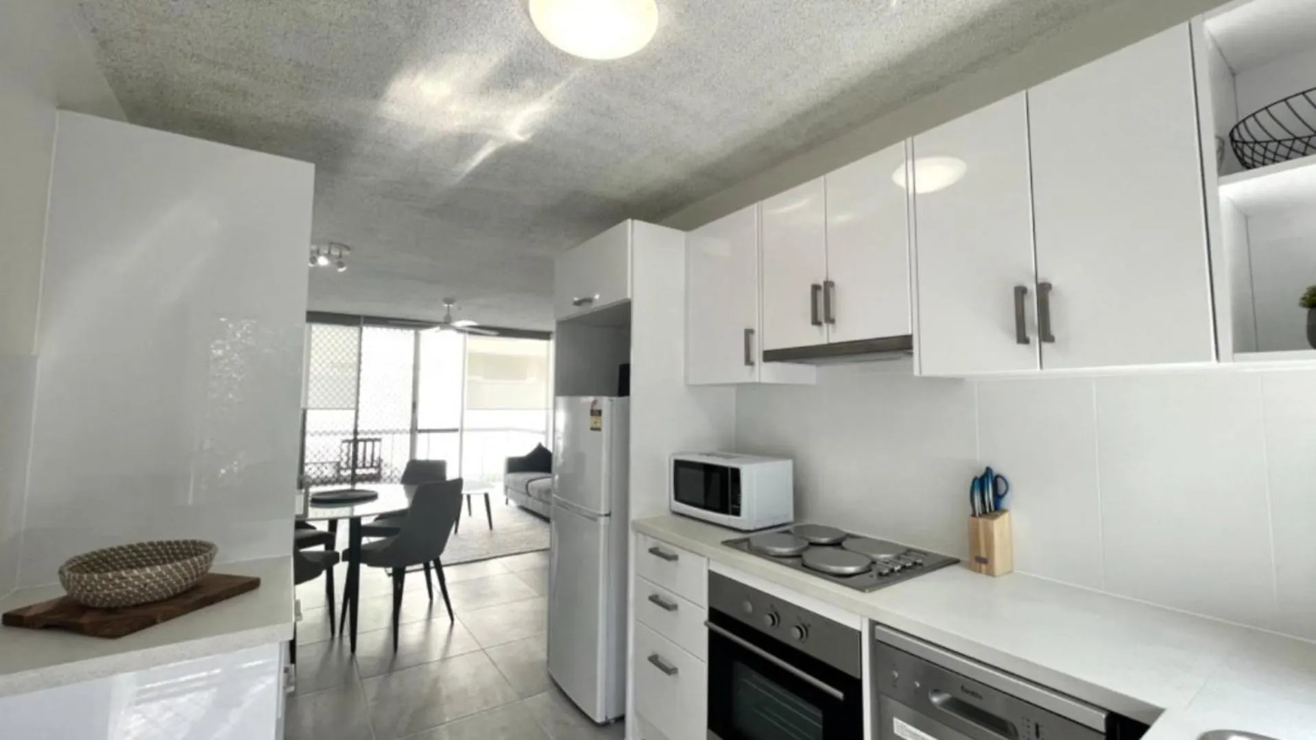 Unit 4 ' Re Del Mar,' Kings Beach Caloundra